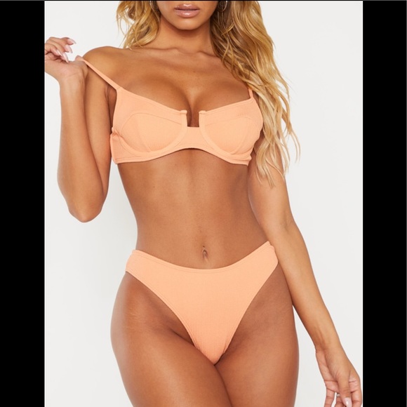 Pretty little thing peach bikini top and bottom - Picture 5 of 8